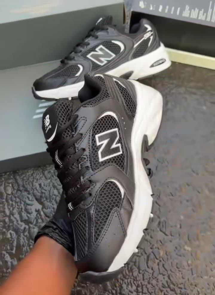New Balance 530 Black/White