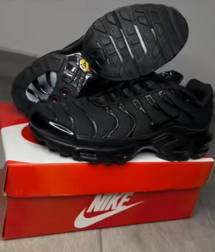Nike Air Max Plus TN Black